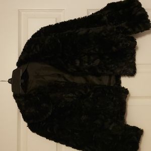 Mid waist 3/4 sleeve black fur jacket